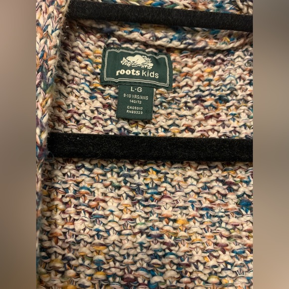 Clothes for kids (roots cardigan in size large) - Picture 2 of 3